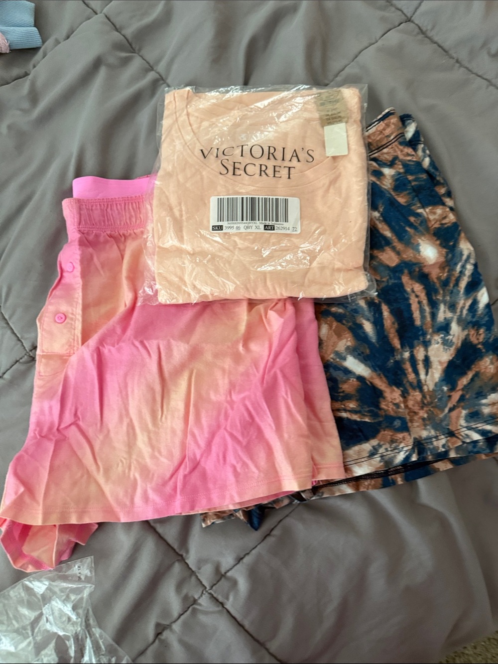 Victoria's Secret women Tie-Dye Skirts - Pink XL and Navy . Navy size XXL